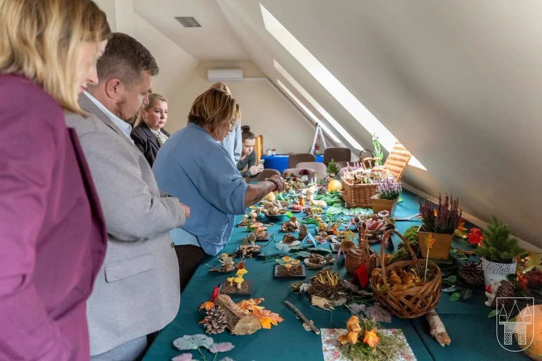 Trzeba się pospieszyć, żeby odwiedzić wystawę, ponieważ potrwa tylko do jutra, czwartku - 24 września. Wstęp jest wolny dla każdego.