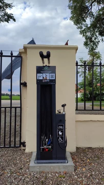 Coraz więcej gości na dwóch kółkach. Śmiełów z nową infrastrukturą dla rowerzystów — zdjęcie 4 z 7