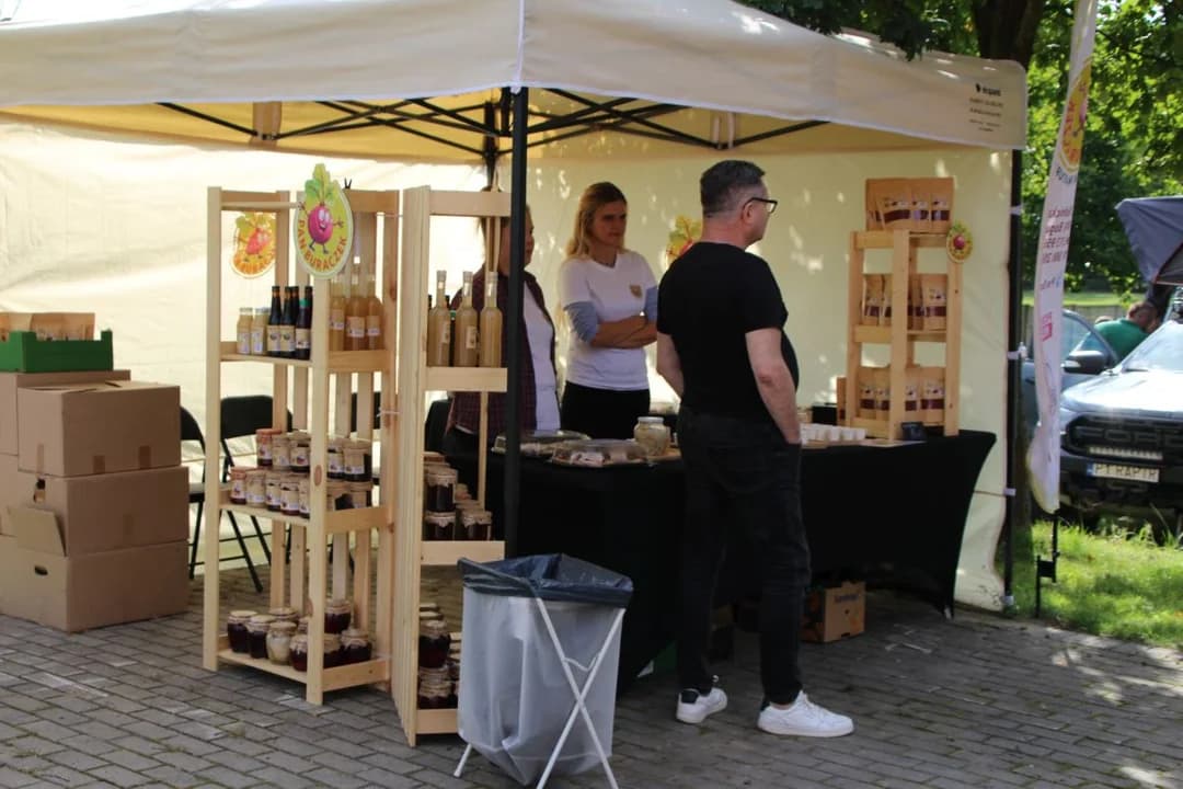 Ze swoimi wyrobami wystawili się również lokalni producenci.