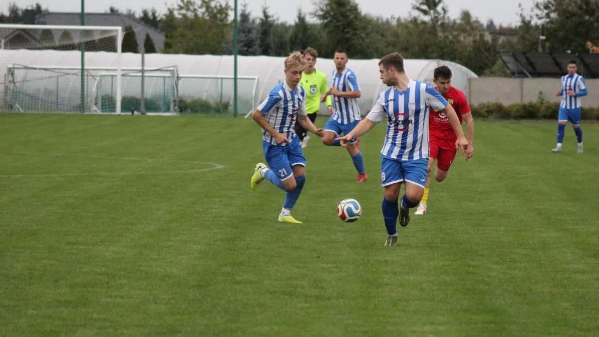 Za nami pierwsze w tym sezonie derby powiatu jarocińskiego. LZS Cielcza pokonał w nich GKS Jaraczewo