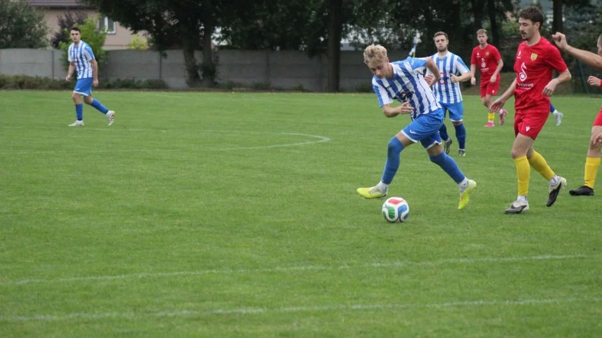 Za nami pierwsze w tym sezonie derby powiatu jarocińskiego. LZS Cielcza pokonał w nich GKS Jaraczewo