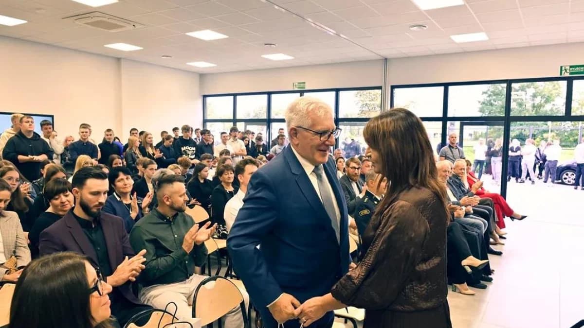 Centrum Edukacji i Kształcenia w Jarocinie ma nową siedzibę. Uroczyste otwarcie [ZOBACZ ZDJĘCIA, WIDEO]