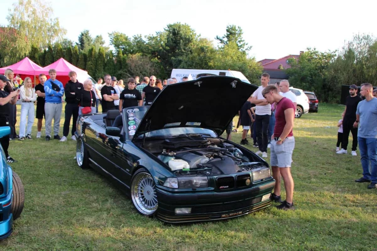 Flota aut i rywalizacja o puchary. Muzyczne zakończenie lata z BMW