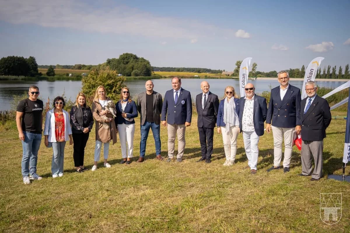 Wyjątkowy jubileusz nad Zalewem Roszkowskim. Regaty 10-lecia Klubu Żeglarskiego „Wodniak” Jarocin za nami