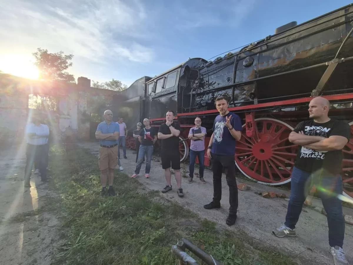 Gmina chce przejąć od PKP parowozownię z torowiskiem. Po co? [ZDJĘCIA]