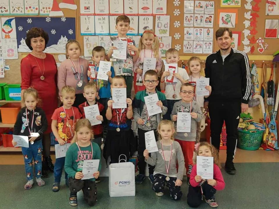 Przedszkolaki zagrały w warcaby