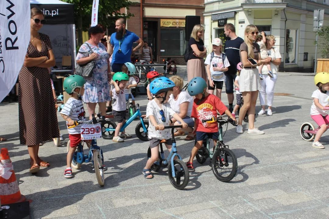Na starcie sportowej rywalizacji stanęło 60 dzieci
