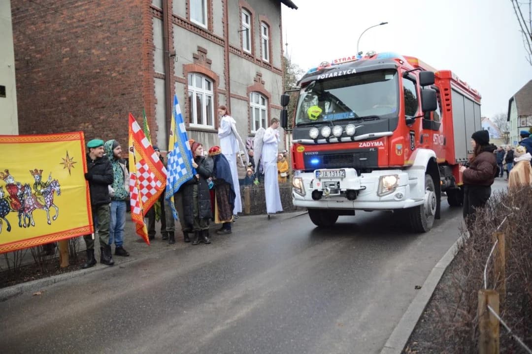 14. Jarocińskie Kolędowanie z Orszakiem Trzech Króli. Najwięcej było przedszkolaków  [ZDJĘCIA]