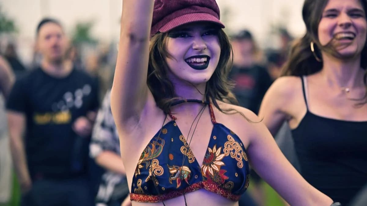 Tak bawiliście w błocie i deszczu podczas pierwszego dnia Jarocin Festiwal 2026