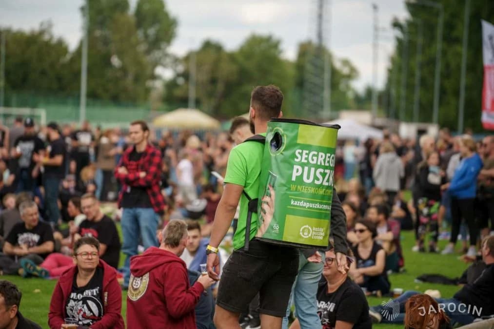 Zebrali 100 kg puszek na Jarocin Festiwalu. Pomogą Piotrkowi z Cielczy