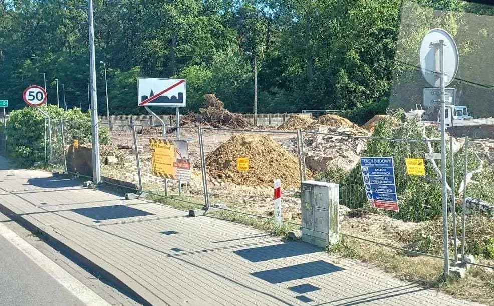 Plac budowy pod KFC w Jarocinie — zdjęcie 2 z 8
