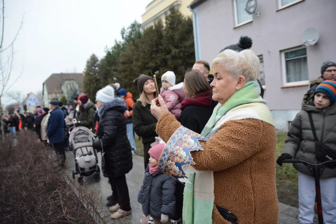 14. Jarocińskie Kolędowanie z Orszakiem Trzech Króli. Najwięcej było przedszkolaków  [ZDJĘCIA]