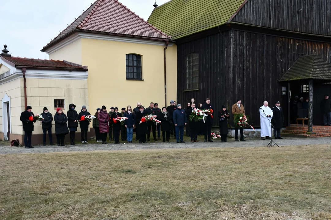 Uroczystości ku czci mjr. hr. Zbigniewa Ostroróg-Gorzeńskiego w Lgowie — zdjęcie 4 z 27
