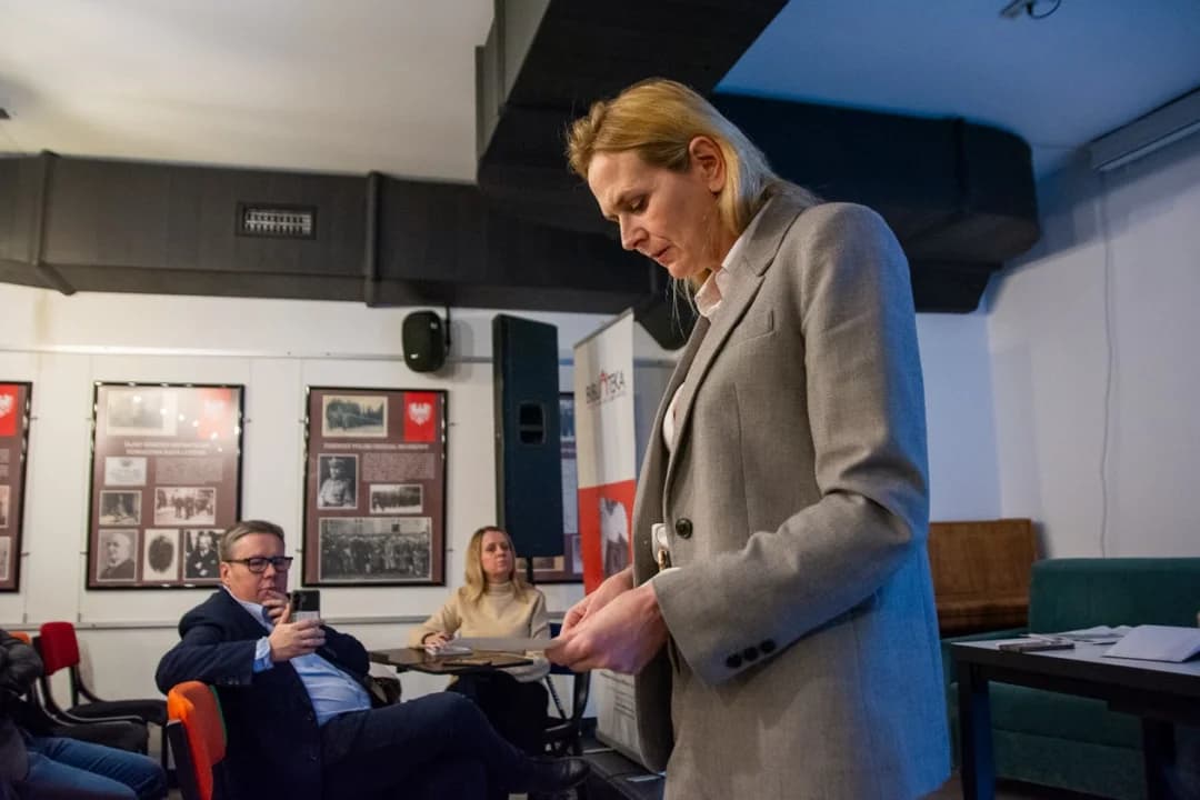 Burmistrz Jarocina  wyjaśniła, jak doszło do demontażu lamp i co poprzedziło ten fakt. — zdjęcie 6 z 27