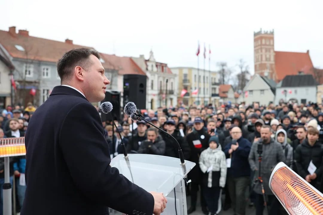 Do Jarocina przyjedzie kolejny kandydat na prezydenta, tym razem Sławomir Mentzen [ZDJĘCIA] — zdjęcie 3 z 15