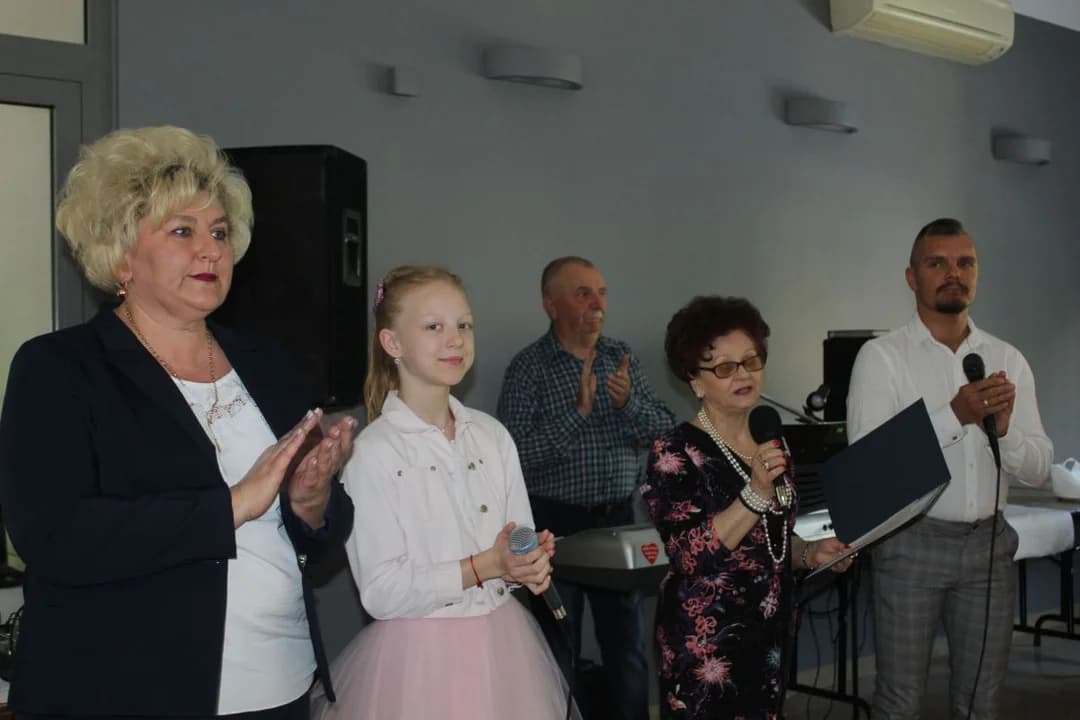 Dzień Matki w kole nr 1 Polskiego Związku Emerytów, Rencistów i Inwalidów w Jarocinie [ZDJĘCIA] — zdjęcie 3 z 97