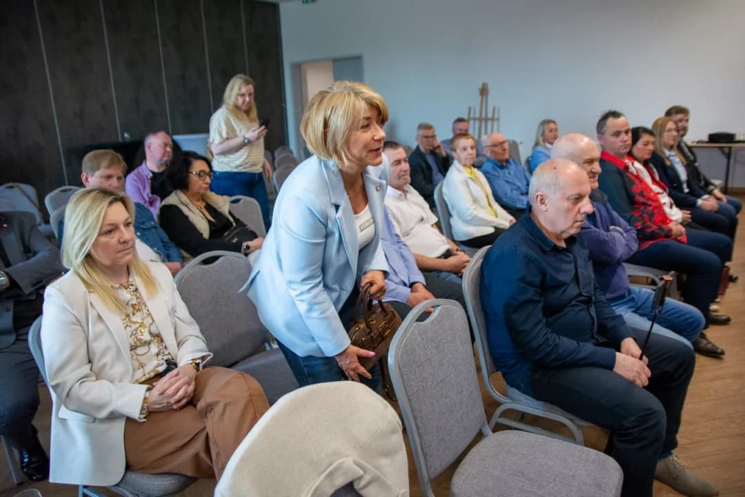 Forum wielkopolskiej Koalicji Obywatelskiej w Jarocinie — zdjęcie 1 z 21