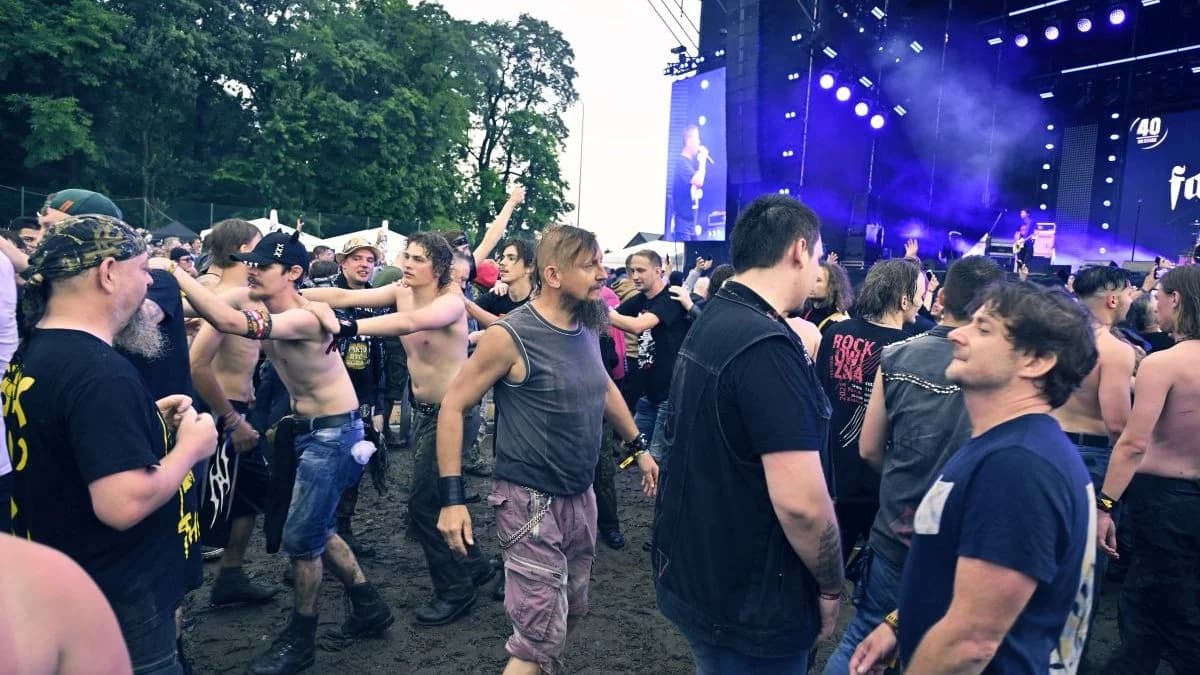 Tak bawiliście w błocie i deszczu podczas pierwszego dnia Jarocin Festiwal 2026