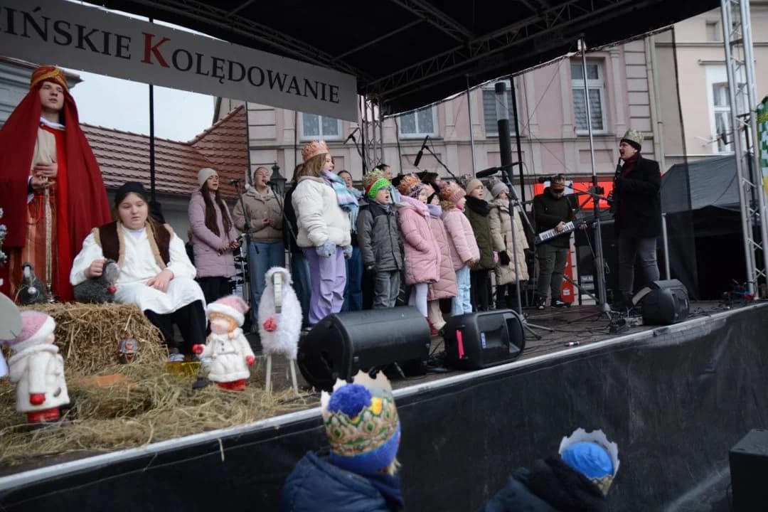 14. Jarocińskie Kolędowanie z Orszakiem Trzech Króli. Najwięcej było przedszkolaków  [ZDJĘCIA]