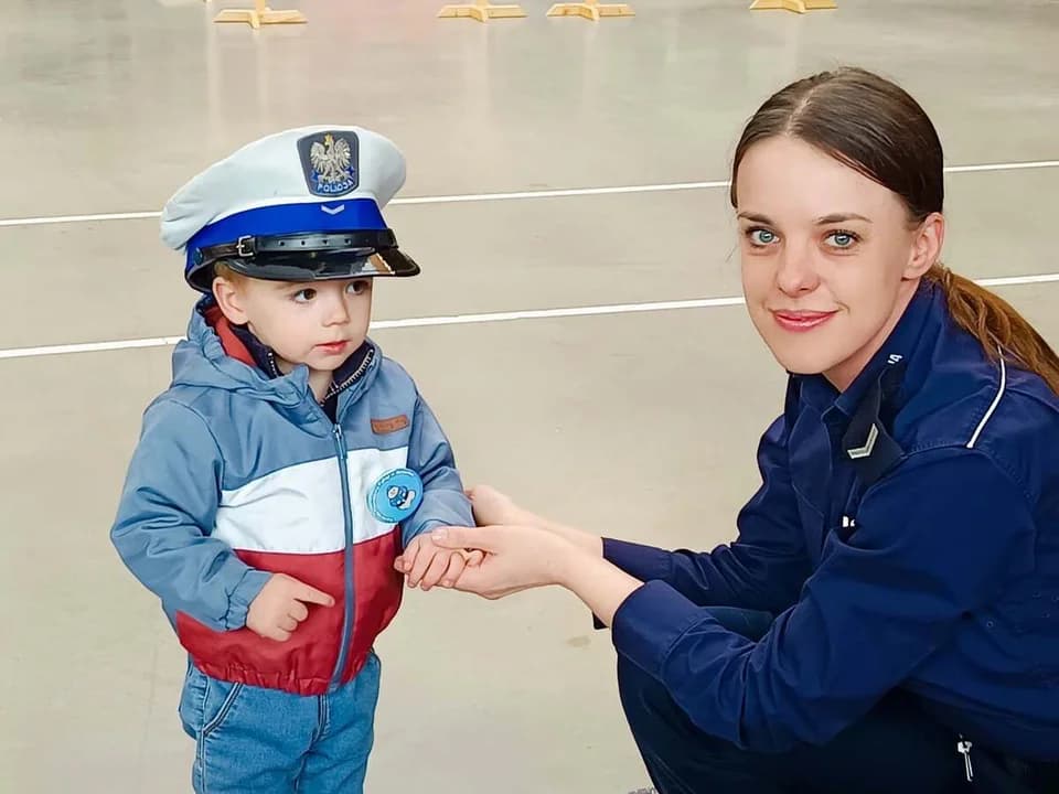 Sierż. Agata Jurgawka z dzielnicowa z Komendy Powiatowej Policji w Jarocinie — zdjęcie 2 z 5