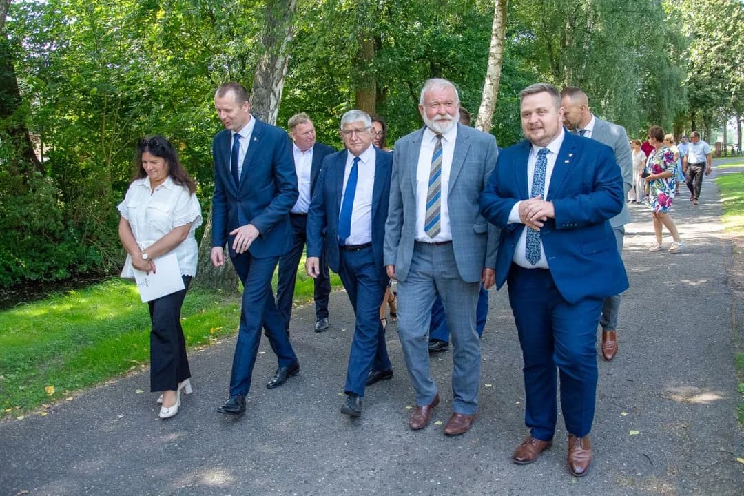Aktywna niedziela w gminie Jaraczewo. Dożynki w Cerekwicy dla trzech wiosek i pierwszy taki koncert na rynku [ZDJĘCIA] — zdjęcie 6 z 94