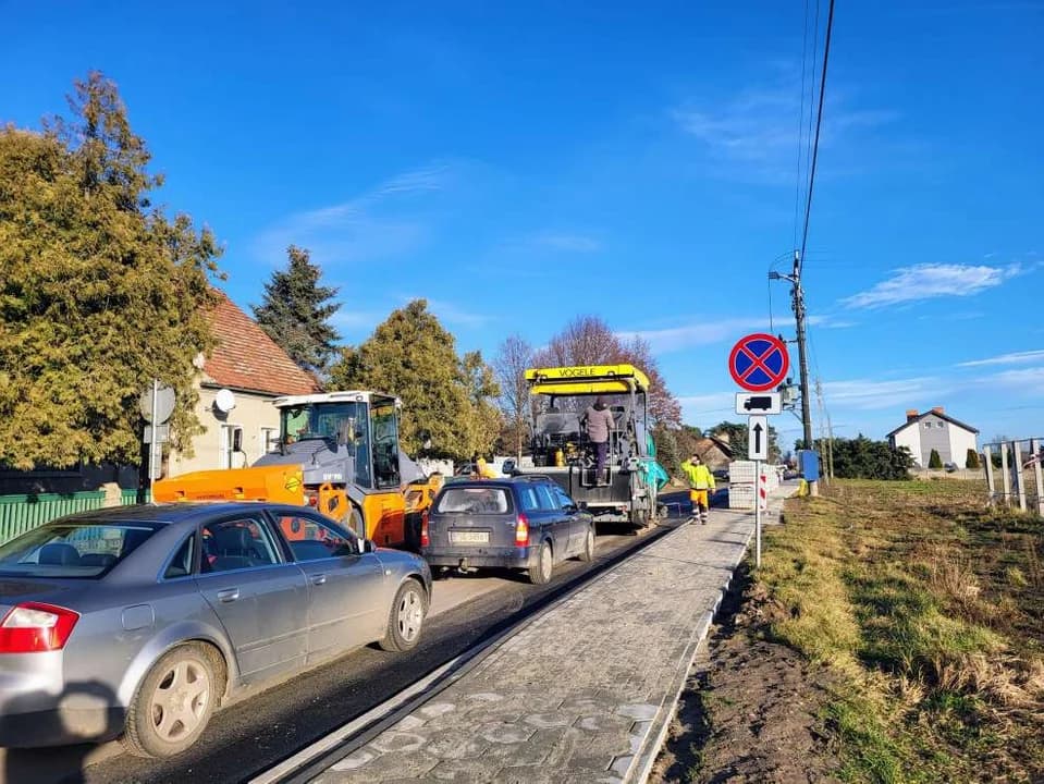 Przebudowę drogi w gminie Jaraczewo wizytowały powiatowe władze [ZDJĘCIA]