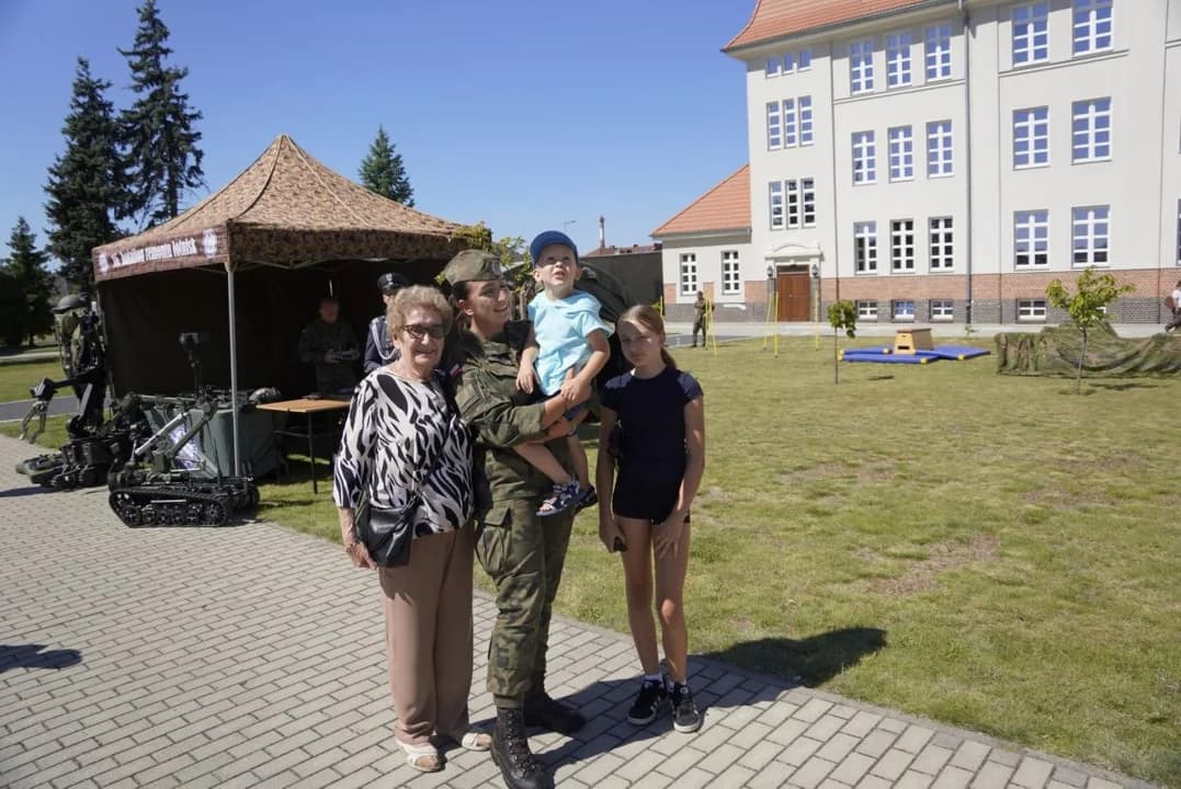 Święto Wojska Polskiego w Jarocinie — zdjęcie 3 z 79