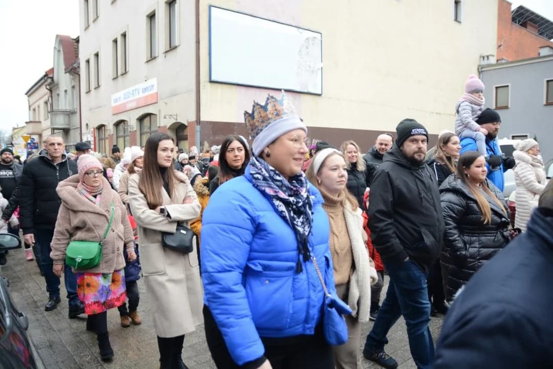 14. Jarocińskie Kolędowanie z Orszakiem Trzech Króli. Najwięcej było przedszkolaków  [ZDJĘCIA]