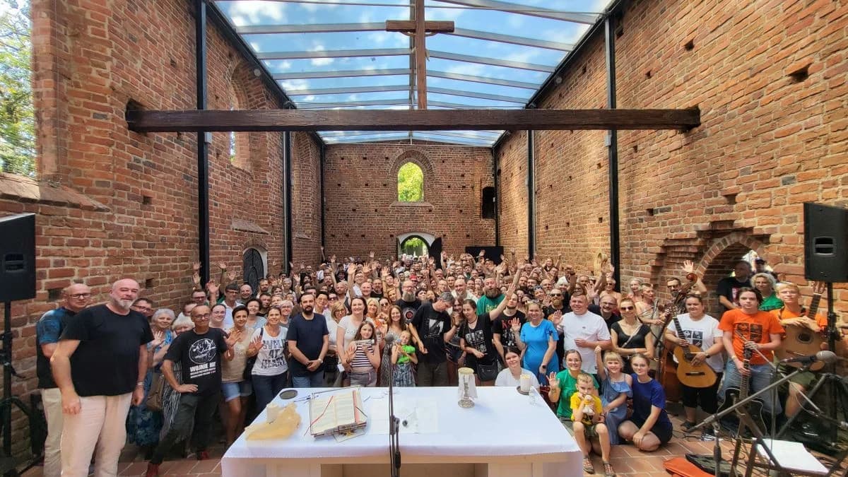 Msza Święta za zmarłych muzyków na Jarocin Festiwal 2024