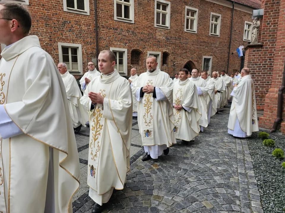 Zmiany w diecezji kaliskiej - nowi księża w naszych parafiach [ZDJĘCIA] — zdjęcie 5 z 44