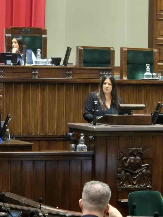 Posłanka Lidia Czechak w rozmowie z Gazetą Jarocińską mówi między innymi o sejmowej „kuchni”, o zarobkach i polityce [ZDJĘCIA]