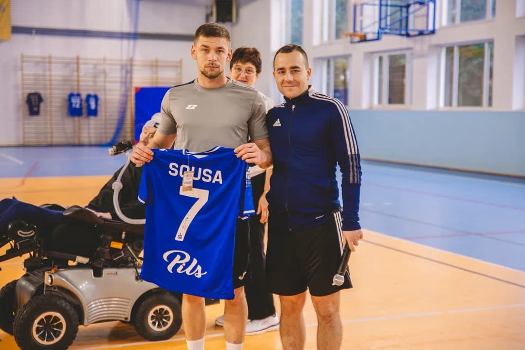 Sport ma wielką moc. Mikołajkowy turniej w Nowym Mieście nad Wartą zakończył się sukcesem — zdjęcie 2 z 36