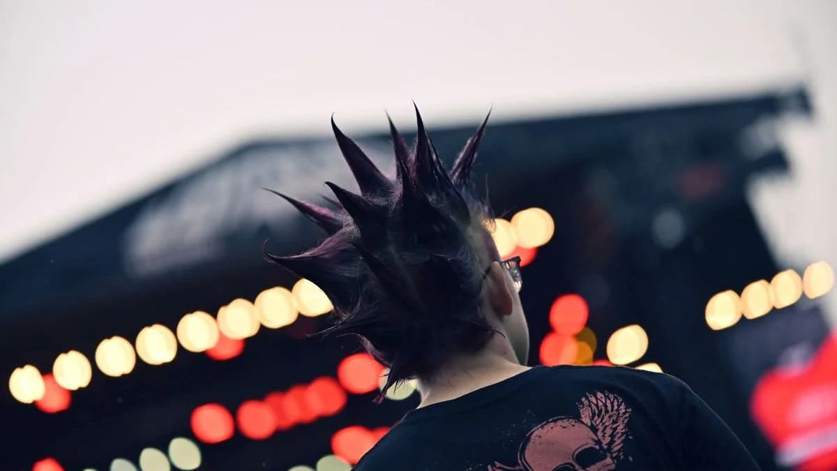 Tak bawiliście w błocie i deszczu podczas pierwszego dnia Jarocin Festiwal 2026