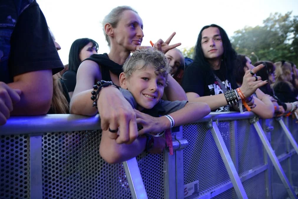 Dzieci na Jarocin Festiwal 2024. Zobacz uśmiechy i radość najmłodszych festiwalowiczów [ZDJĘCIA] — zdjęcie 3 z 109