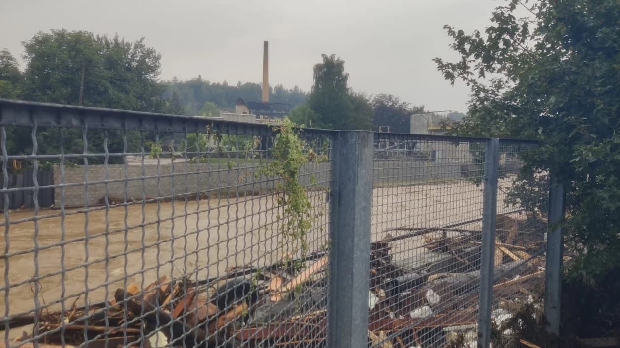 Jarocińscy strażacy walczą ze skutkami powodzi na południu Polski
