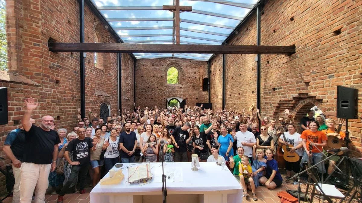 Msza Święta za zmarłych muzyków na Jarocin Festiwal 2024