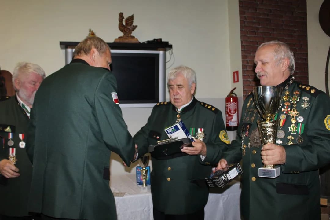 Kurkowe Bractwo Strzeleckie w Jarocinie wspominało zmarłych członków [ZDJĘCIA] — zdjęcie 5 z 41
