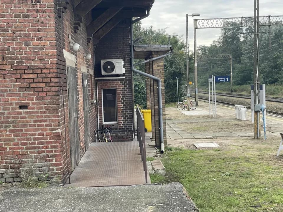 Stacja PKP Żerków w Chrzanie