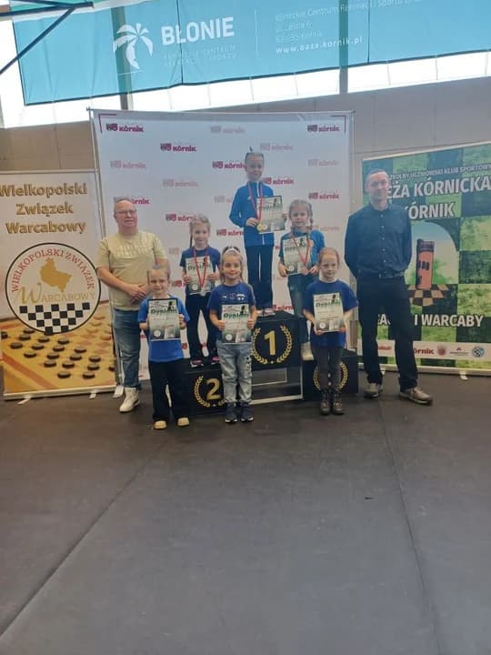 Zawodnicy UKS Komorzanka znowu na podium. Z Kórnika przywieźli 10 medali [ZDJĘCIA] — zdjęcie 2 z 8