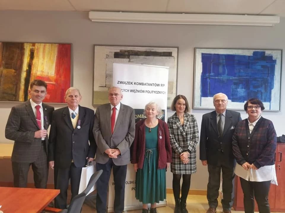 Czterech członków koła kombatantów z Jarocina otrzymało medale w Poznaniu [ZDJĘCIA]