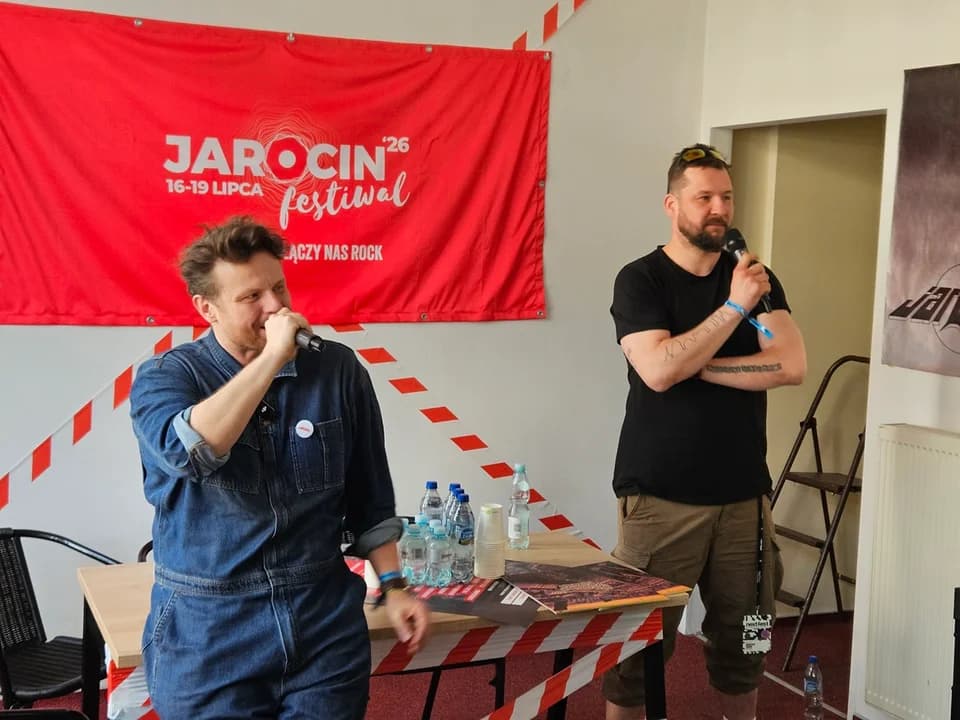Nowość w formule Jarocin Festiwal. Po raz pierwszy w historii koncertom będzie towarzyszyć branżowa Konferencja RYTMY MŁODYCH - w skrócie KONFA. Organizatorzy przygotowali panele, warsztaty i spotkaniach autorskie poświęcone muzyce i współczesnemu rynkowi muzycznemu.