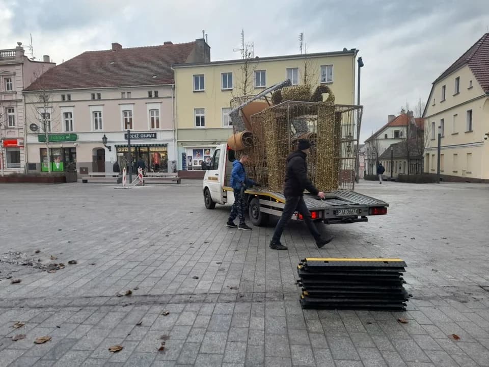 To już koniec świątecznego klimatu na rynku w Jarocinie — zdjęcie 3 z 9