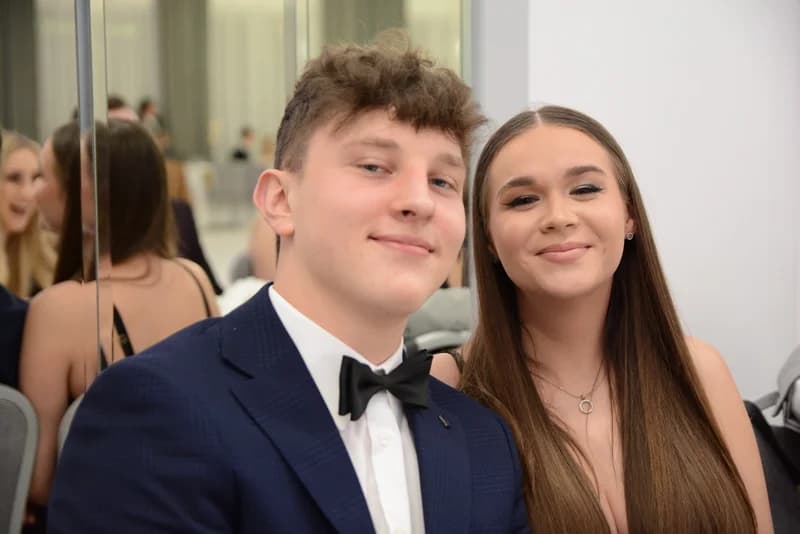 Studniówki 2024. Maturzyści z Zespołu Szkół Ponadpodstawowych nr 2 w Jarocinie balują w Mchach — zdjęcie 5 z 162