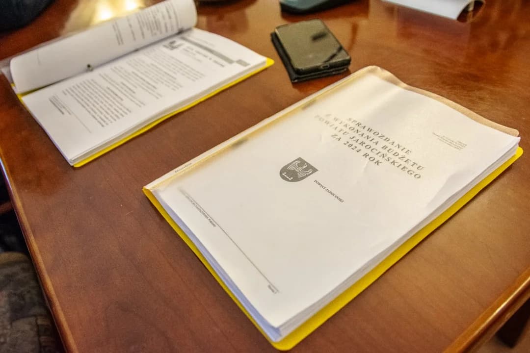 Sytuacja finansowa jarocińskiego szpitala na posiedzeniu rady powiatu [TRANSMISJA] — zdjęcie 5 z 23