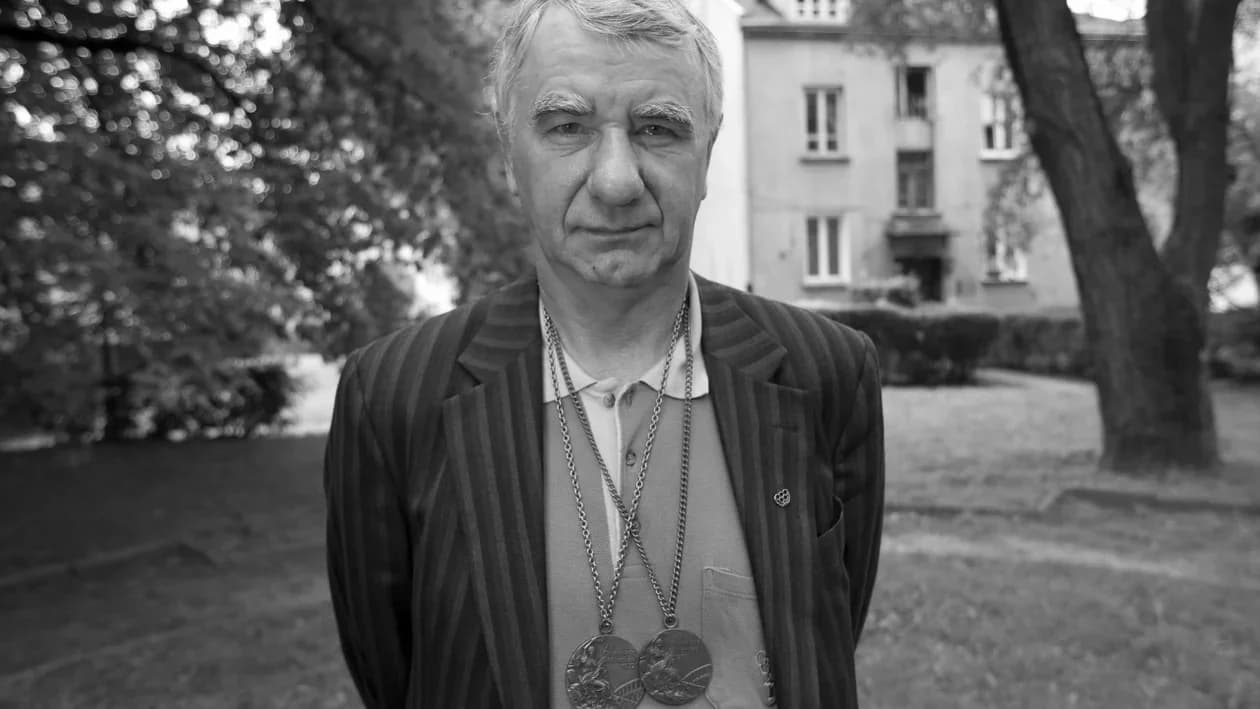 Janusz Kazimierz Gortat, ur. 5 listopada 1948 w Brzozowie, zm. 19 grudnia 2023 w Czeladzi – polski pięściarz, dwukrotny brązowy medalista olimpijski (1972 i 1976) w wadze półciężkiej, ojciec Marcina Gortata.