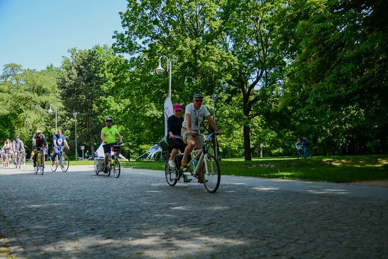 Trasa rajdu wiodła sprzed Pałacu Radolińskich, potem Aleją Światowego Dnia Roweru, przez Wilkowyję do Tarzec i z powrotem do Jarocina.
