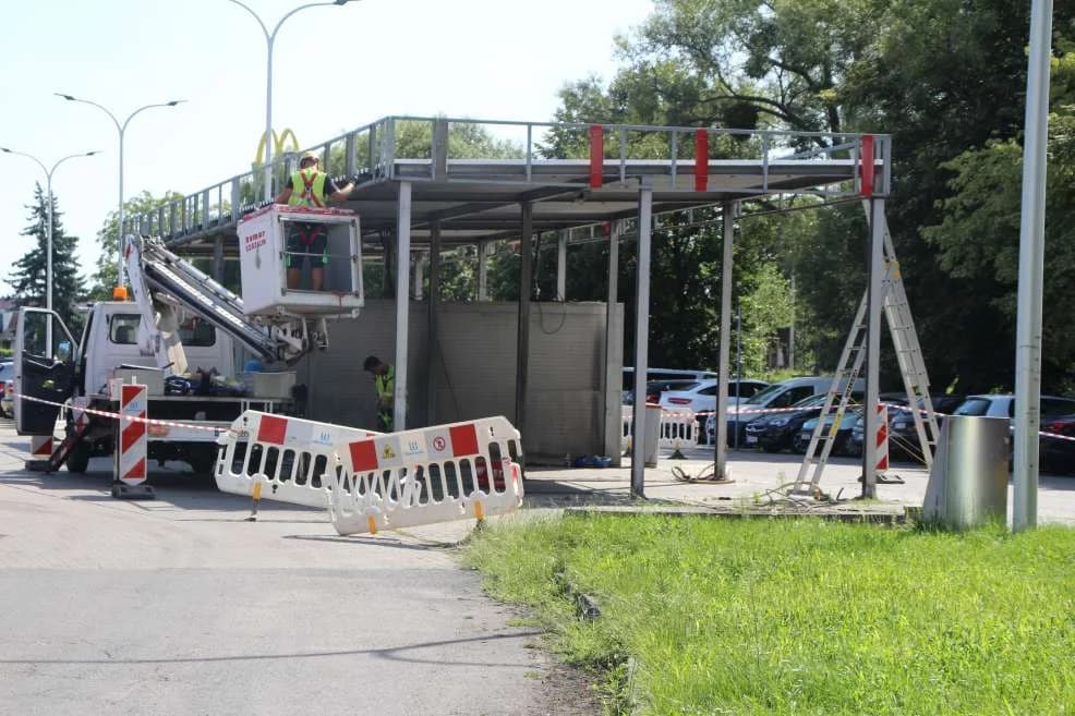 Myjnia samochodowa na parkingu przy ul. św. Ducha — zdjęcie 4 z 8