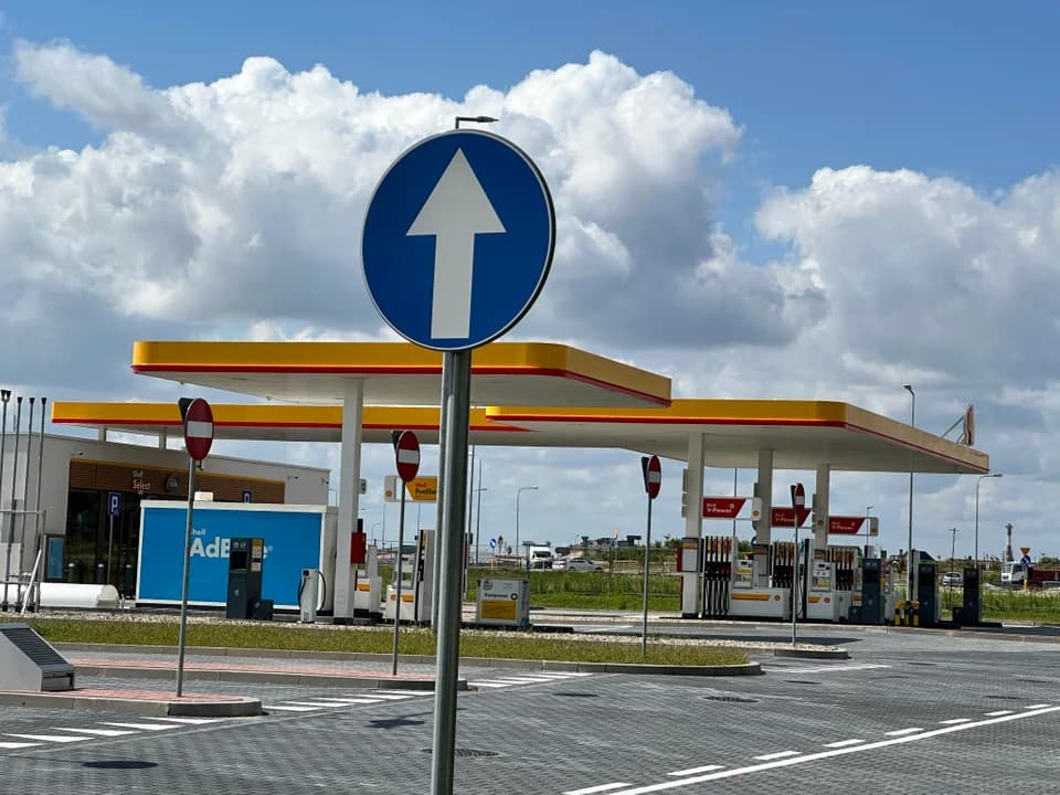 Nowa stacja paliw w Jarocinie gotowa. Kiedy otwarcie punktu Shella na ul. Św. Ducha? — zdjęcie 5 z 13