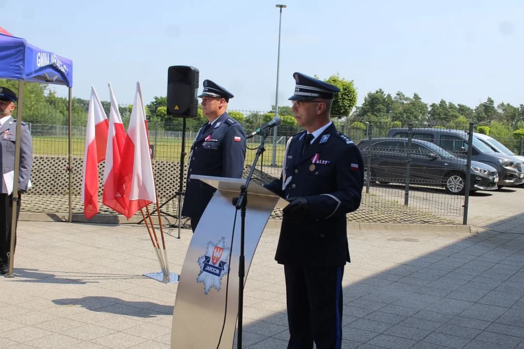 Święto Policji w Jarocinie. Policjanci odebrali awanse, padła ważna zapowiedź na 2027 rok