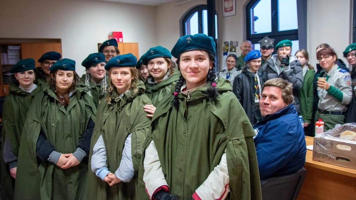 Budzili śpiących na jarocińskim dworcu [ZDJĘCIA, WIDEO] — zdjęcie 6 z 45